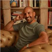 Ancien footballeur professionnel au Royaume-Uni et formateur en anglais et savoir être.